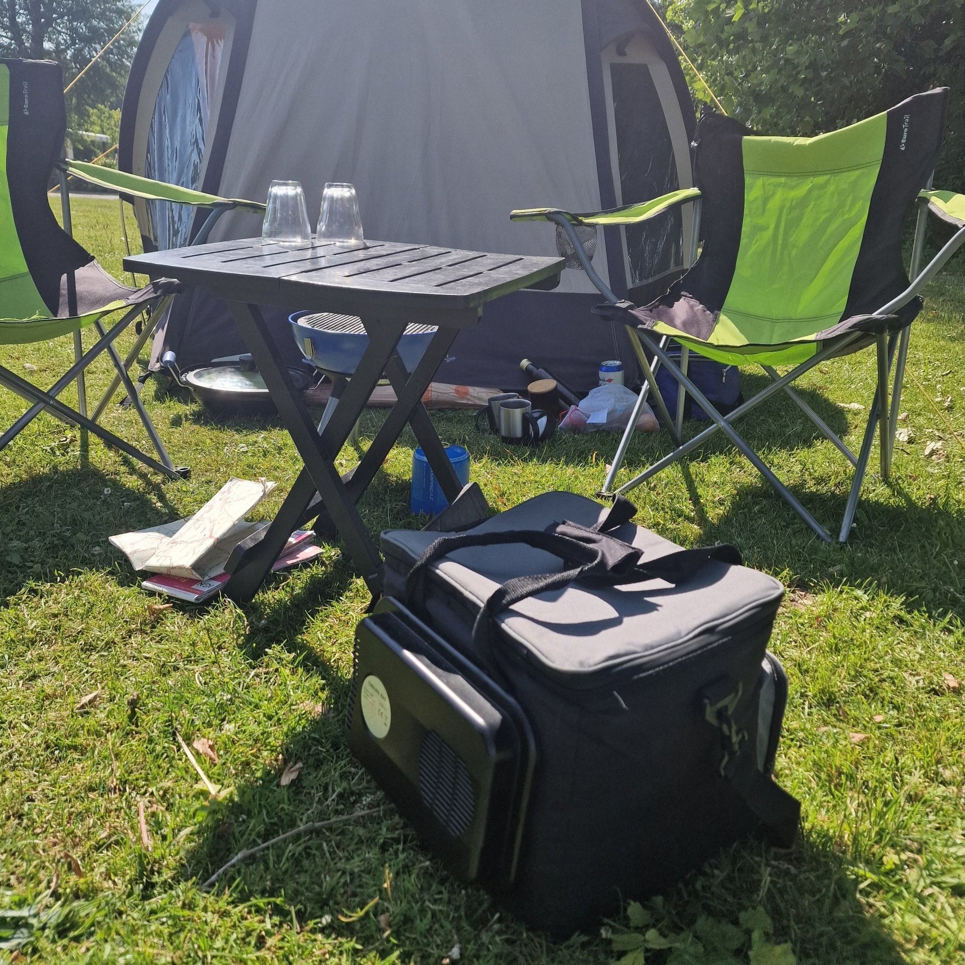 Koelen onderweg en thuis – elektrische koeltas 15 L met omvormer voor 220V naar 12V - THINGS - TO - BUY