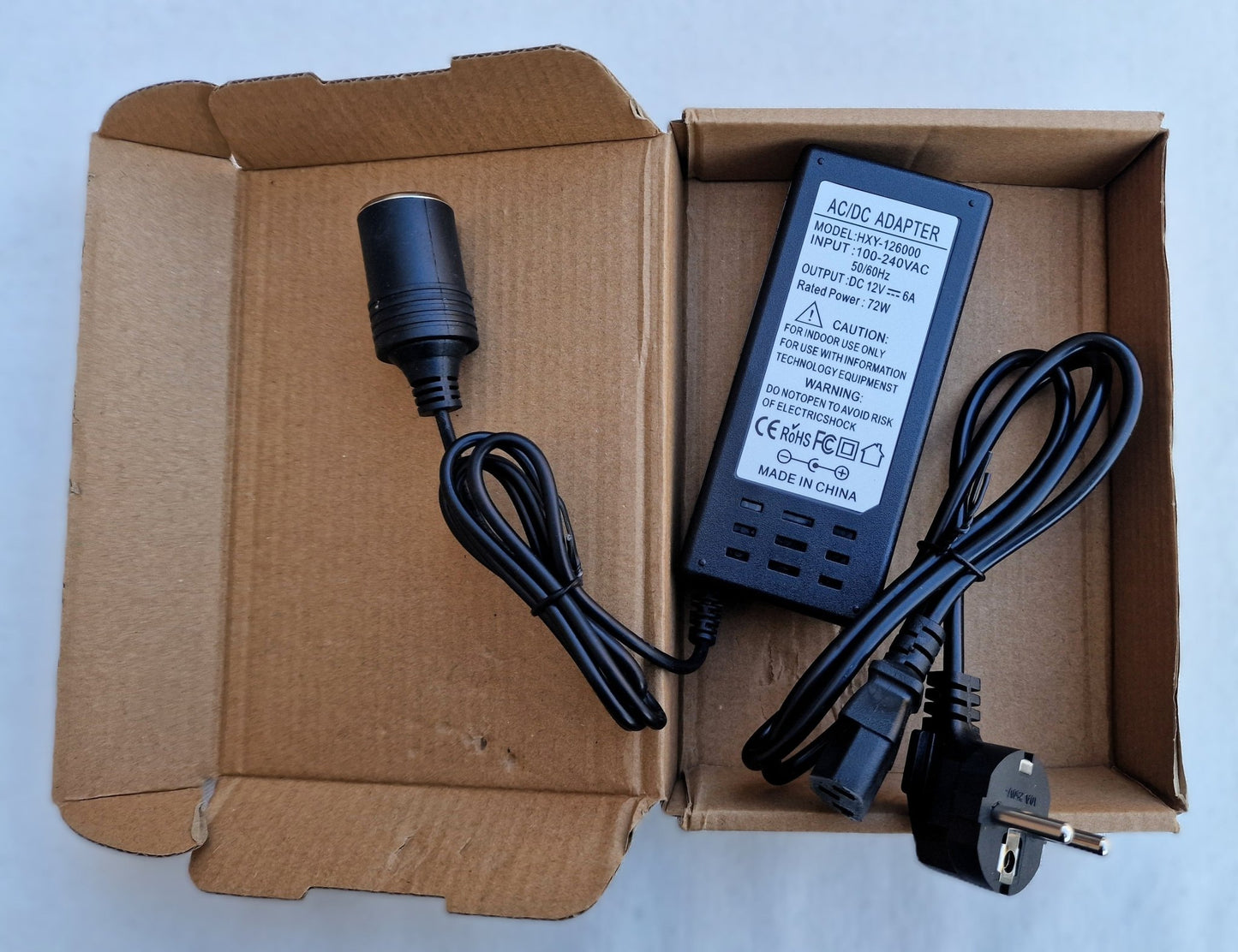 Omvormer 220V naar 12V – 6A (72W) – voor koeltassen en auto - accessoires - THINGS - TO - BUY - voor Sinterklaas en Kerst