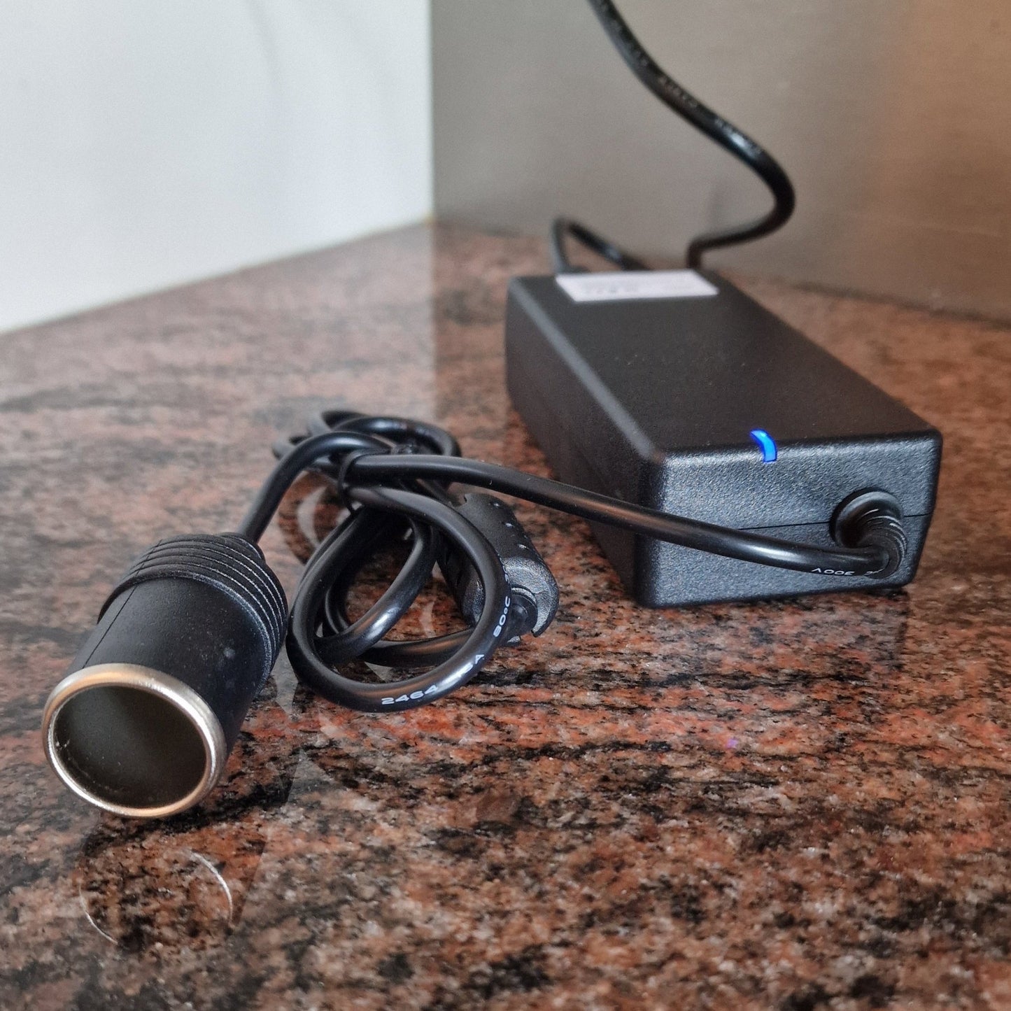 Omvormer 220V naar 12V – 8A (96W)