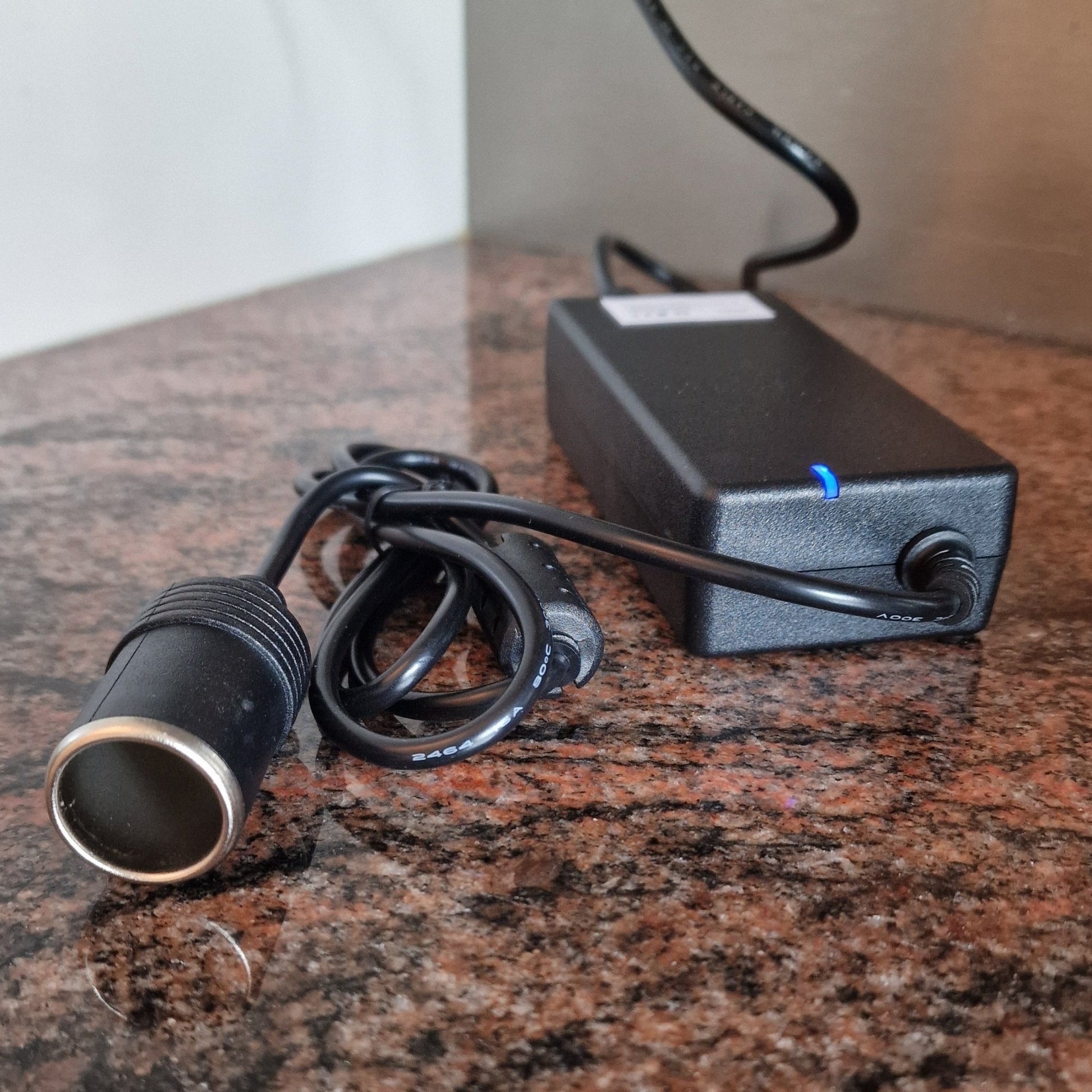 Omvormer 220V naar 12V – 8A (96W)