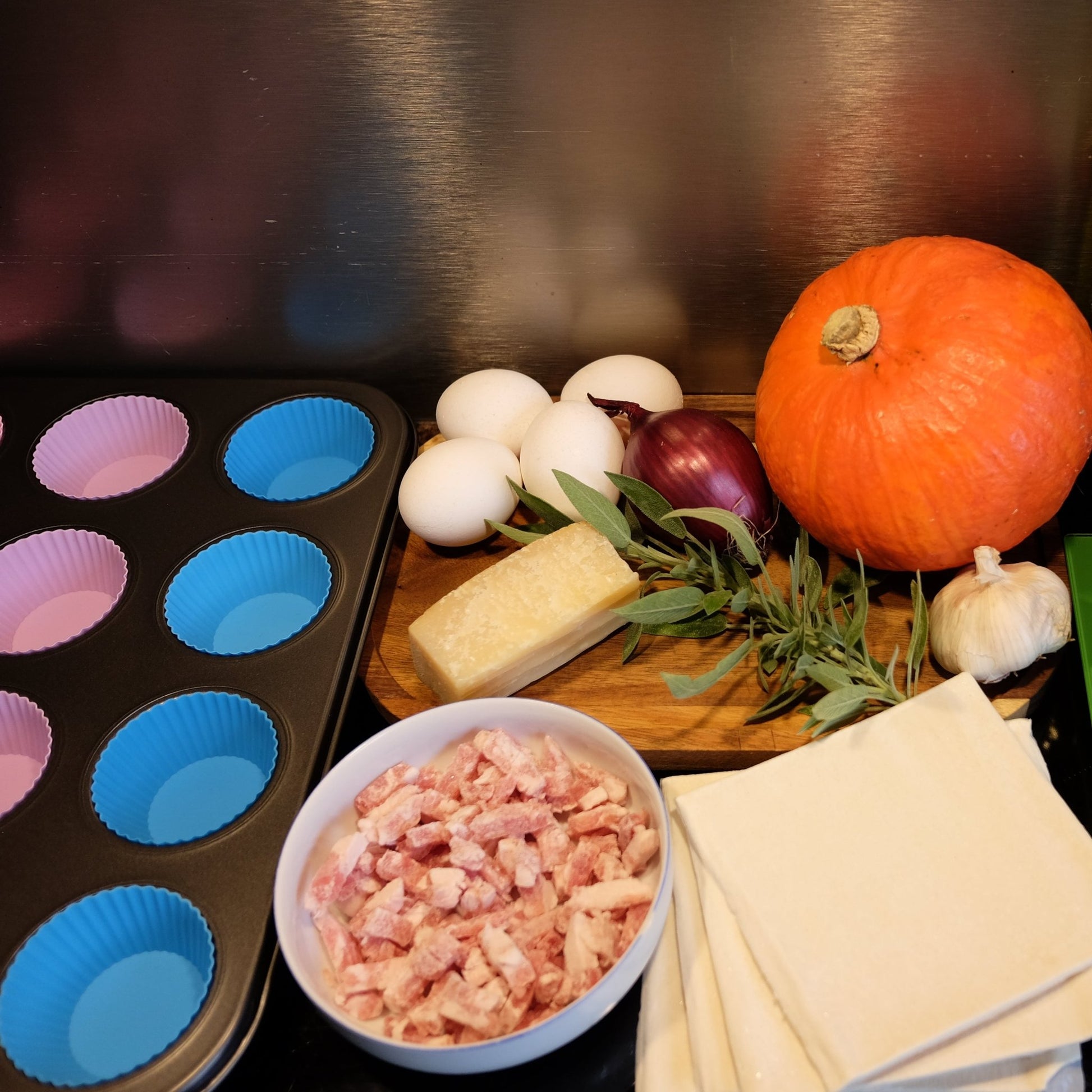 Bakken wordt leuk – muffinbakvorm met 12 siliconen vormpjes, hittebestendig & BPA - vrij - THINGS - TO - BUY