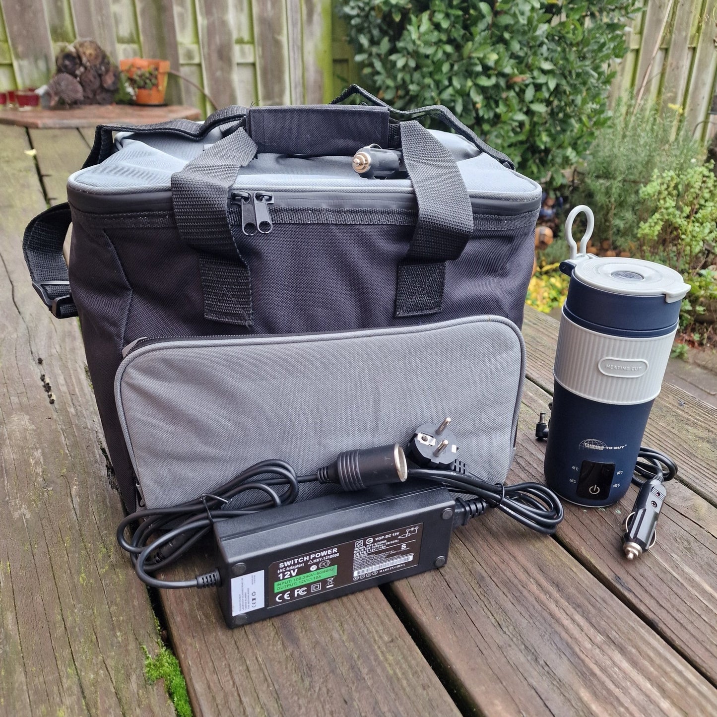 Cadeaupakket Dagtrip – 12V waterkoker, 10A omvormer & elektrische koeltas