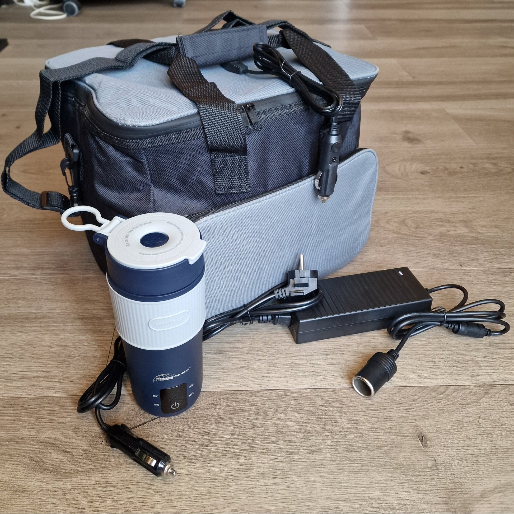 Cadeaupakket Dagtrip – 12V waterkoker, 10A omvormer & elektrische koeltas