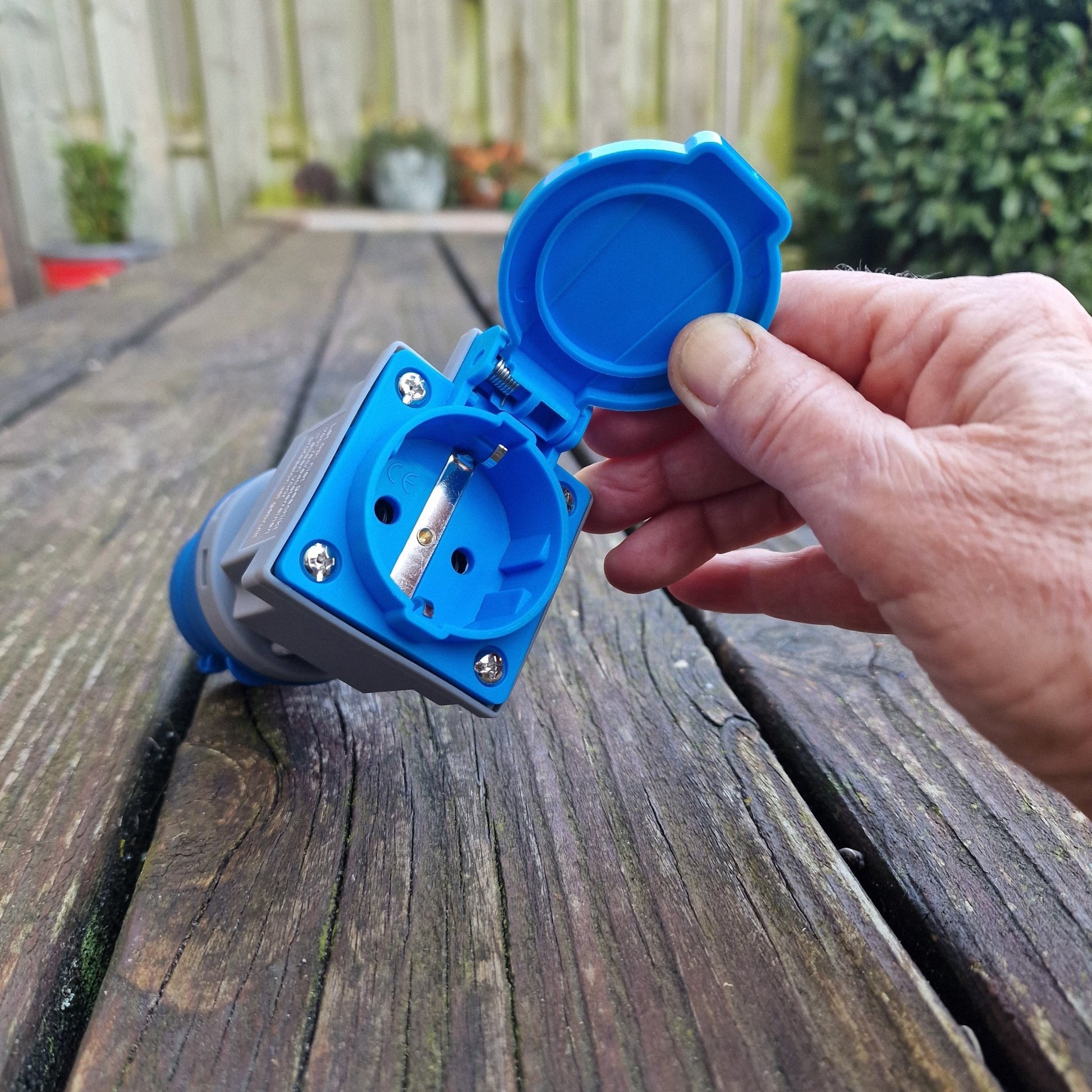 CEE contra stekker 16A IP44 – 230V 3500W - THINGS - TO - BUY