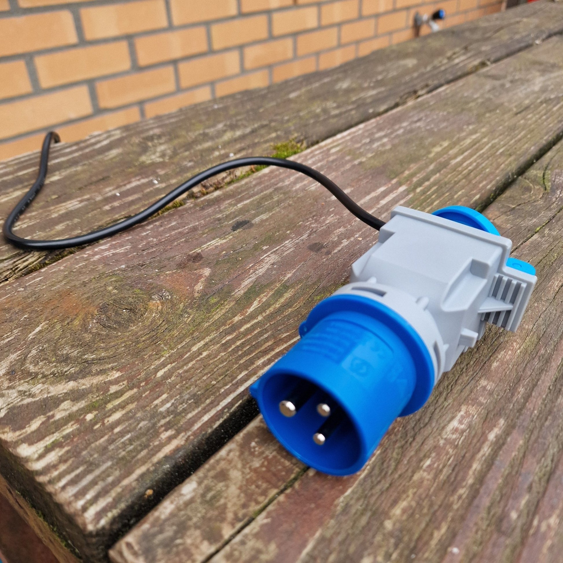 CEE contra stekker 16A IP44 – 230V 3500W - THINGS - TO - BUY