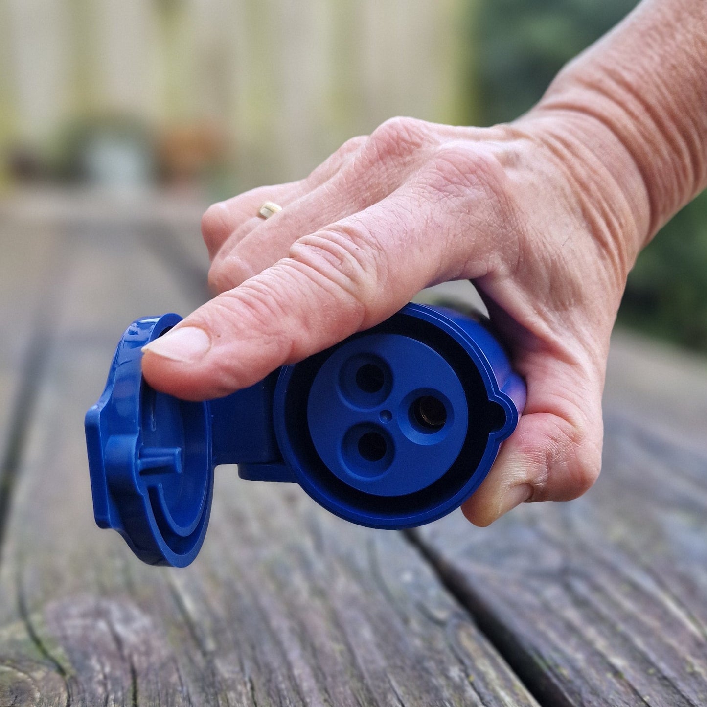 CEE naar Schuko adapter 16A IP20 – 230V verloopstekker - THINGS - TO - BUY