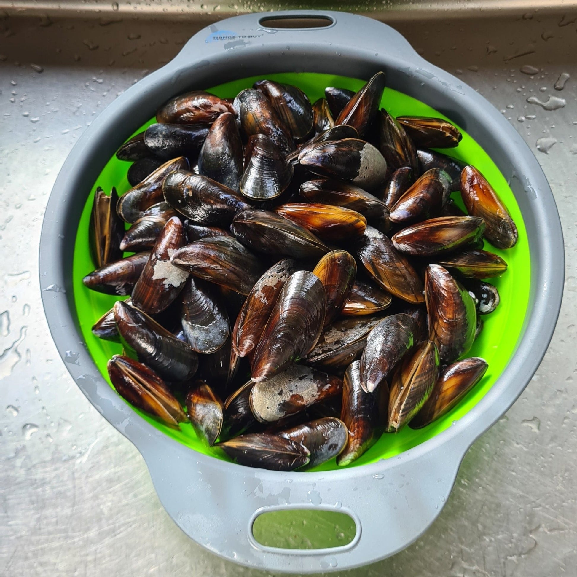 Ruimtebesparend gemak in XL - formaat – hittebestendig siliconen vergiet Ø24 cm, BPA - vrij - THINGS - TO - BUY